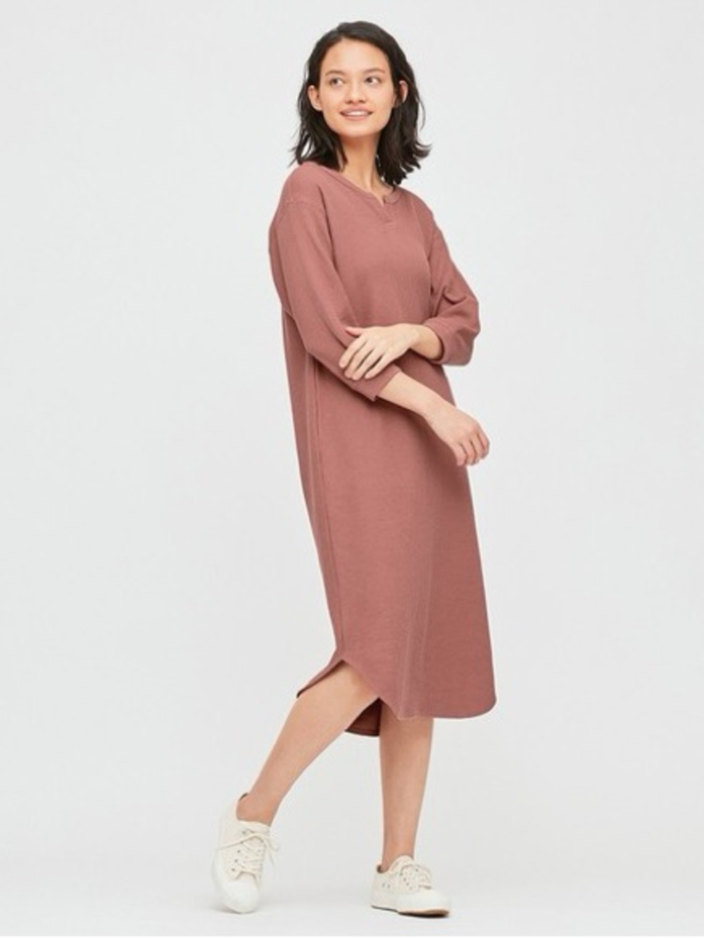 Uniqlo Ribbed V‑Neck 3/4 Sleeve Midi Dress
